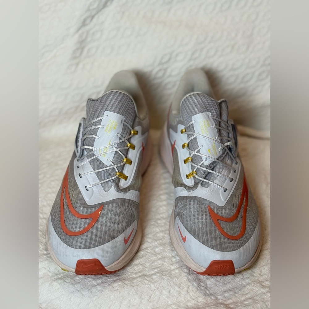 Nike Flyease white, grey and Orange Sneakers. Woman’s size 8